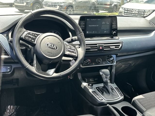 Used 2021 Orange Kia S image 14