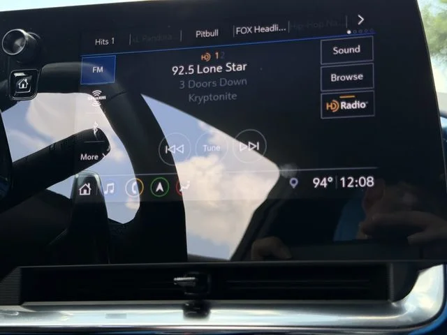 Used 2020 White Chevrolet Stingray image 15