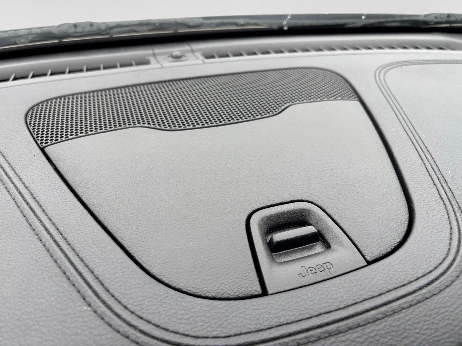 Used 2019 Sting-Gray Clearcoat Jeep Limited image 50