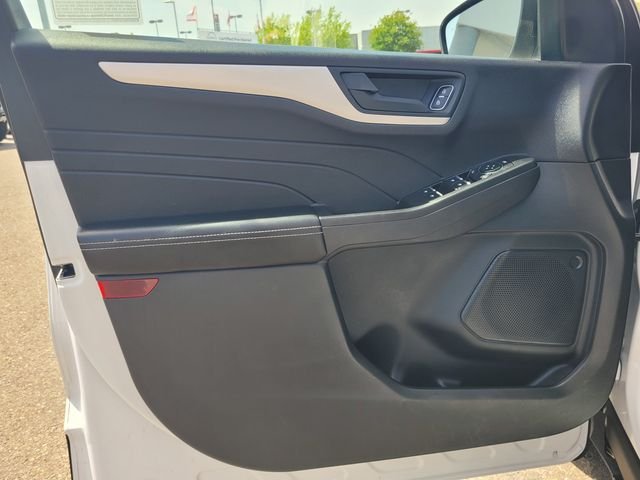 Used 2021 White Ford S image 18
