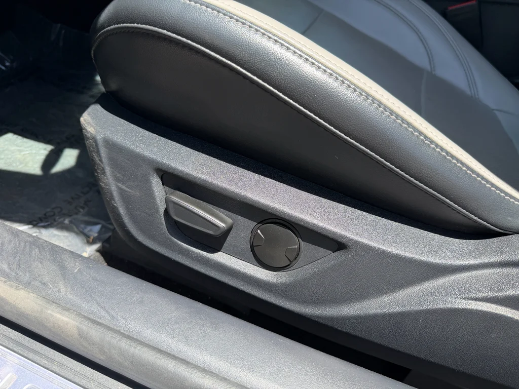 Used 2024 Shadow Black Ford CONVERTABLE PREMIUM image 11