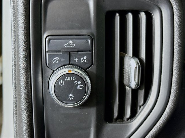 Used 2021 Summit White GMC NA image 11