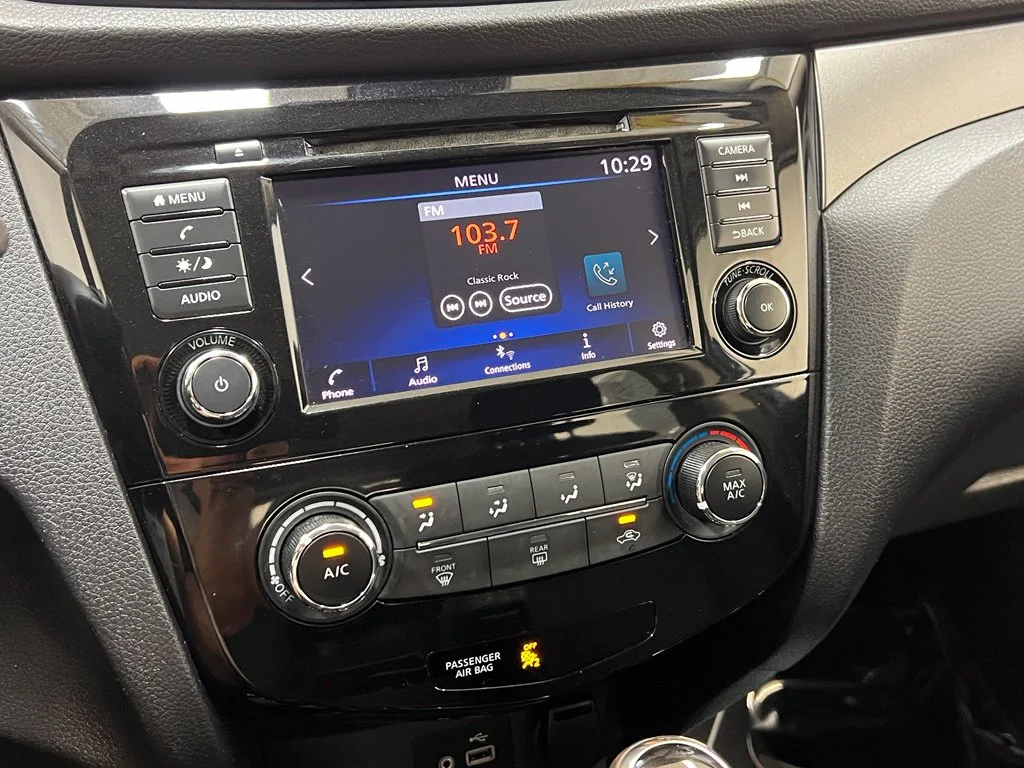 Used 2022 Blue Nissan S image 25