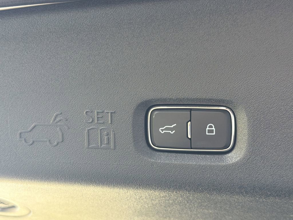 Used 2025 White Ford King Ranch MAX image 14