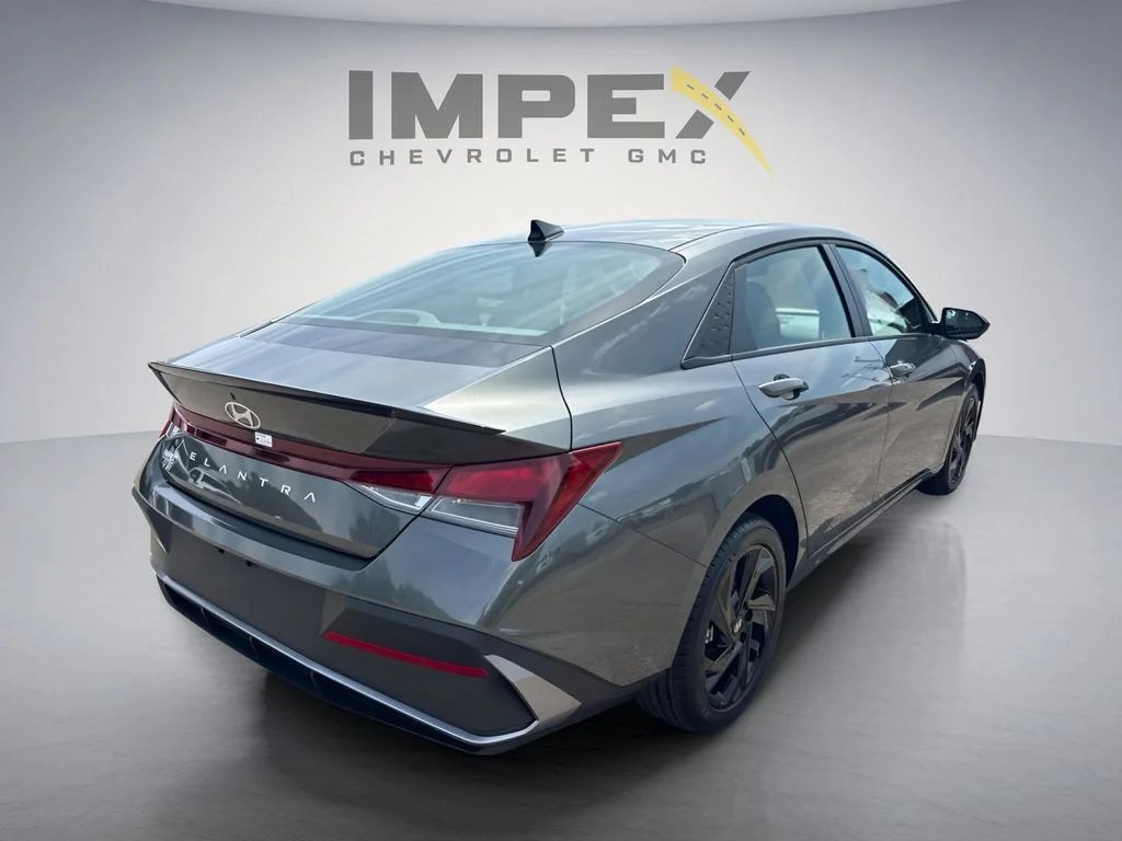 Used 2026 Gray Hyundai SEL Sport image 5