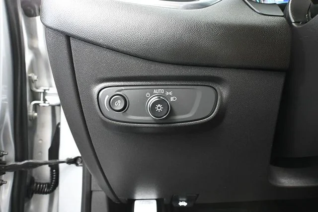Used 2022 Silver Chevrolet LT image 30