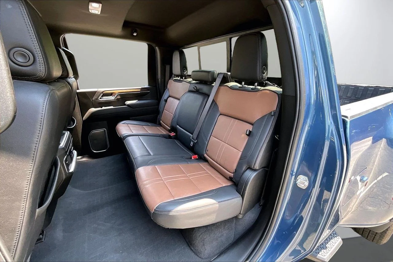 Used 2024 Blue Chevrolet High Country image 23