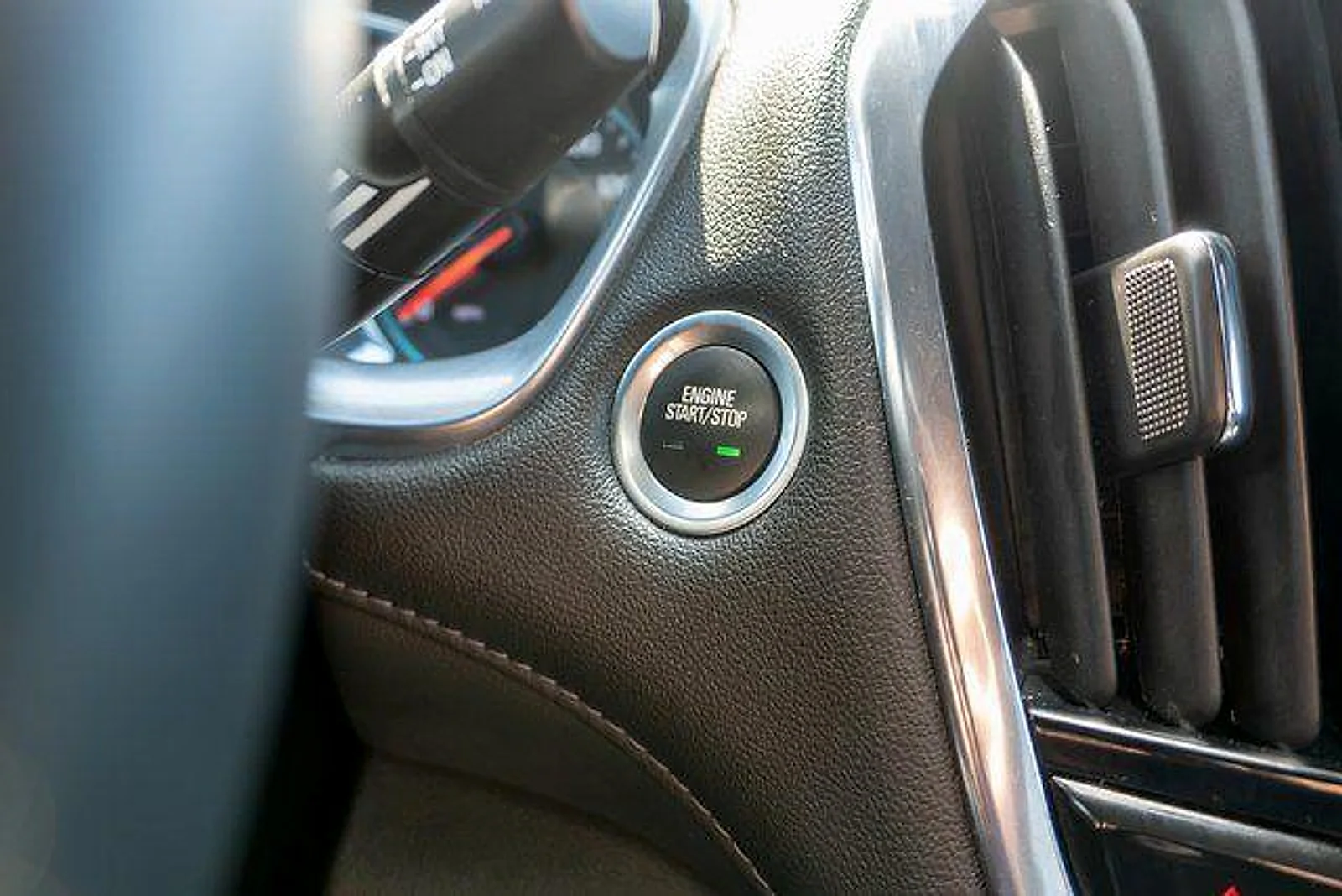 Used 2023 Summit White Chevrolet AWD LT Cloth image 27