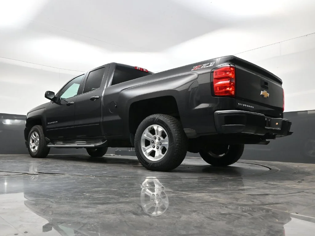 Used 2016 Tungsten Metallic Chevrolet LT image 31