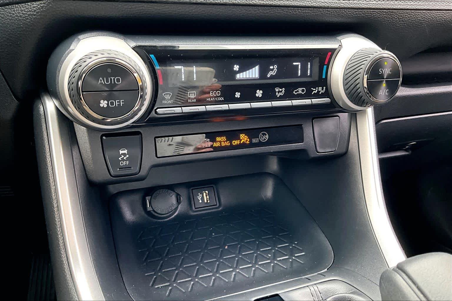 Used 2023 Midnight Black Metallic Toyota Hybrid XLE image 36