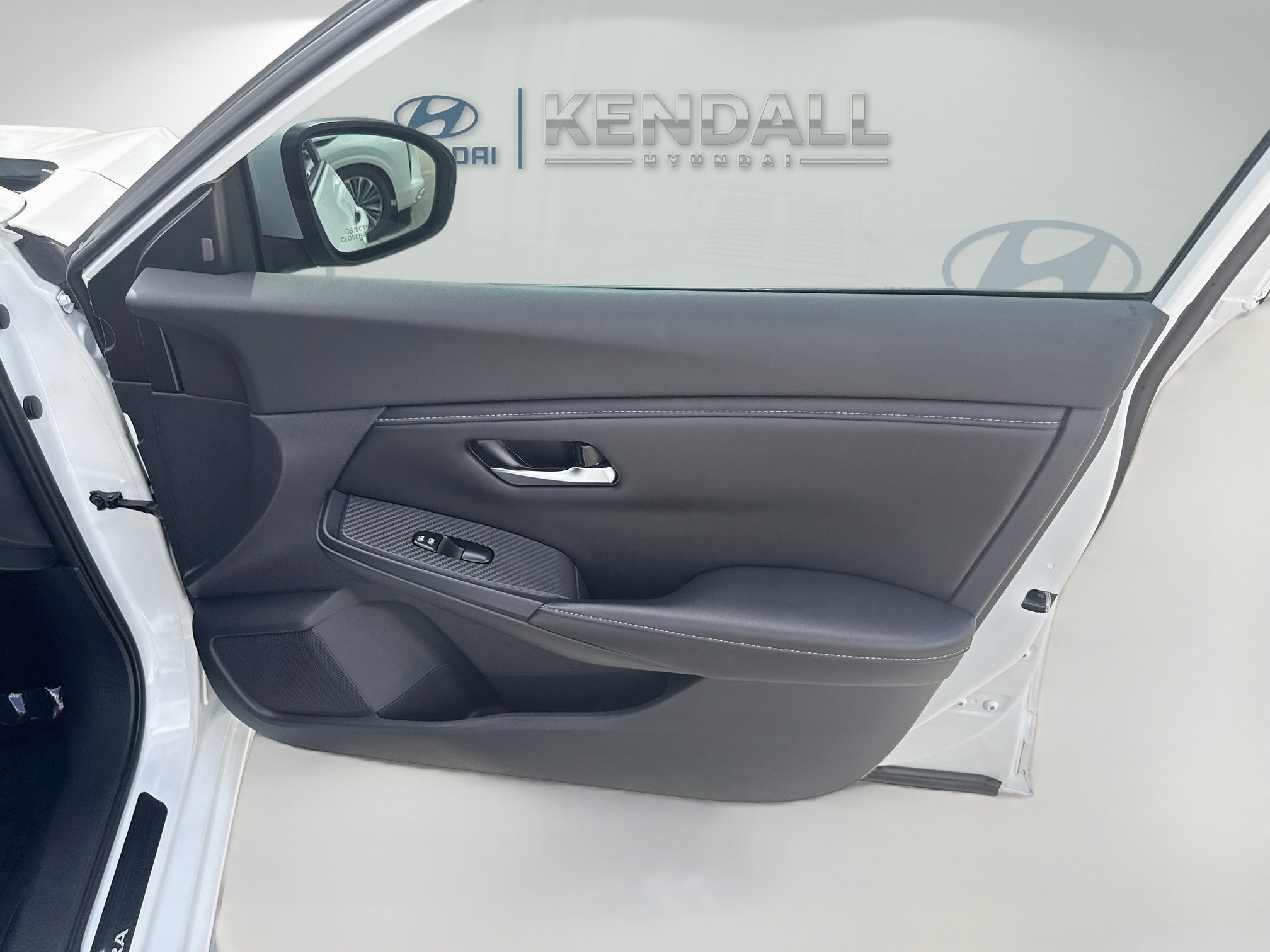 Used 2022 Aspen White TriCoat Pearl Nissan SV image 30