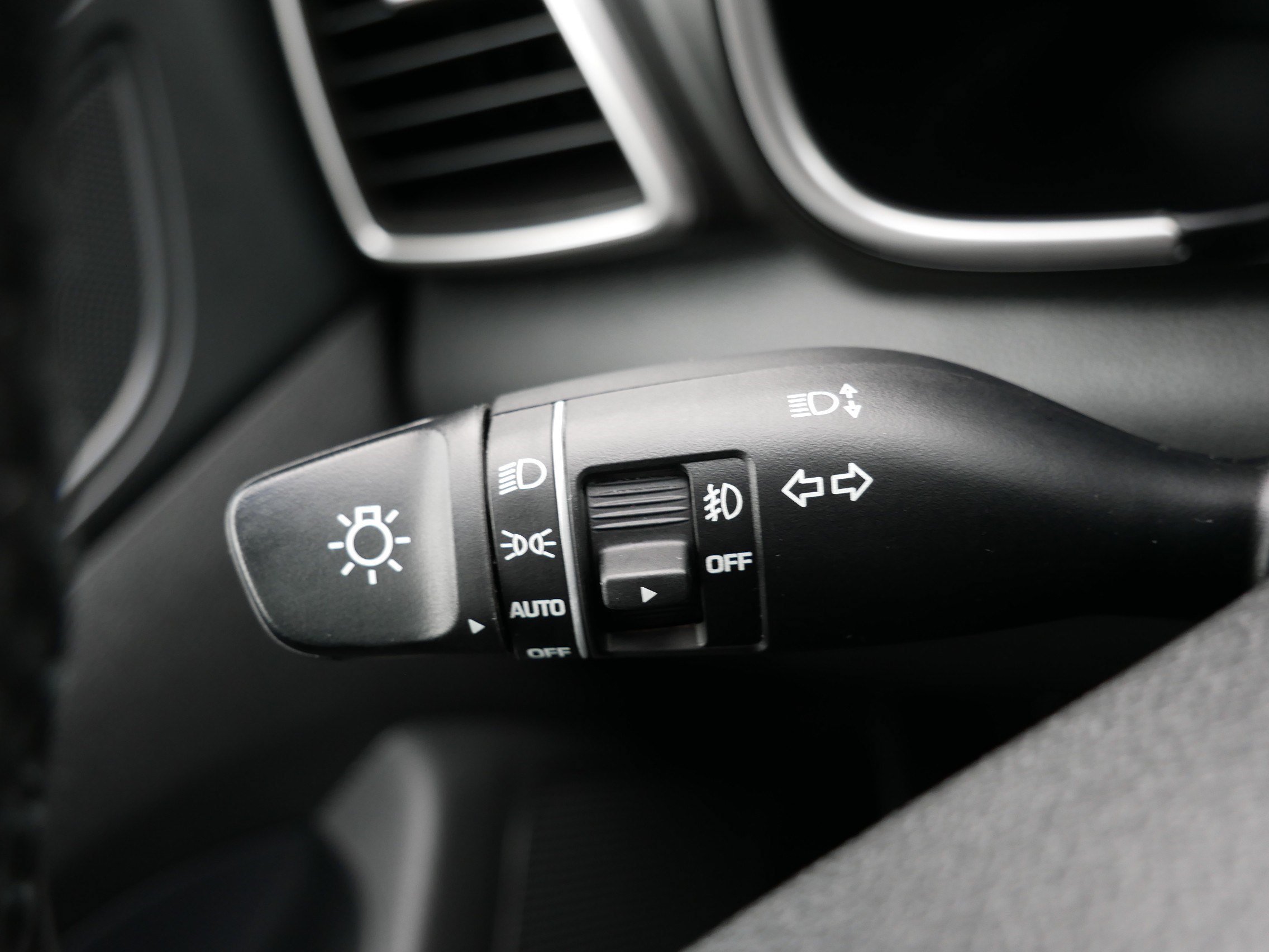 Certified Used 2019 Coliseum Gray Hyundai Limited image 29