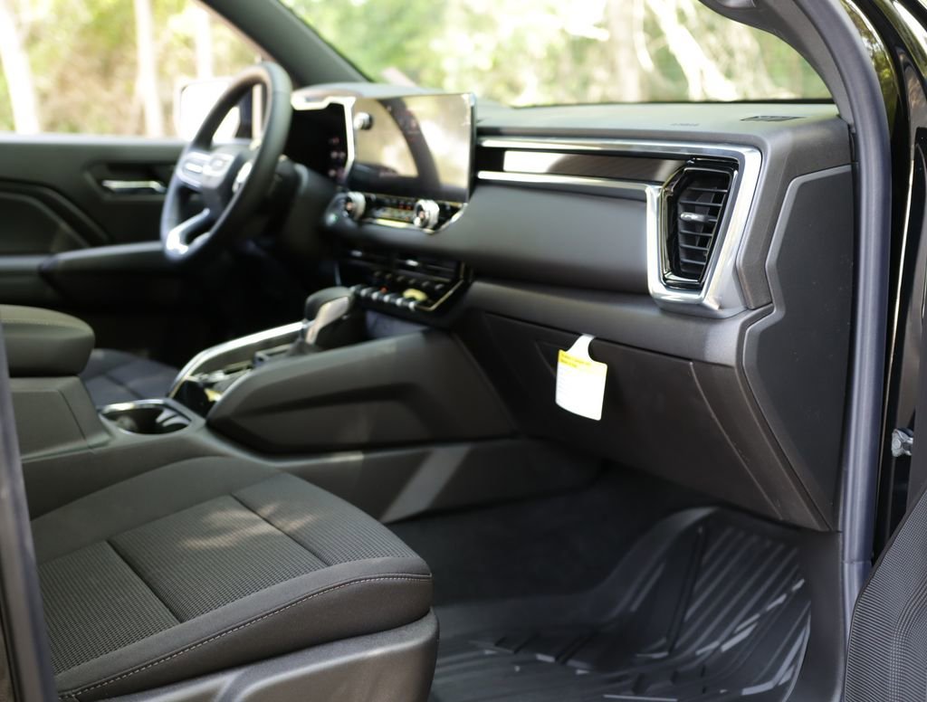 New 2026 Onyx Black GMC Elevation image 32