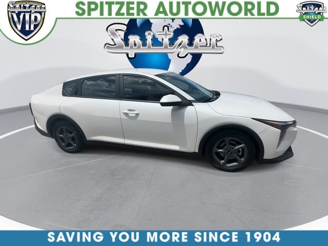 Used 2025 White Kia LXS image 10