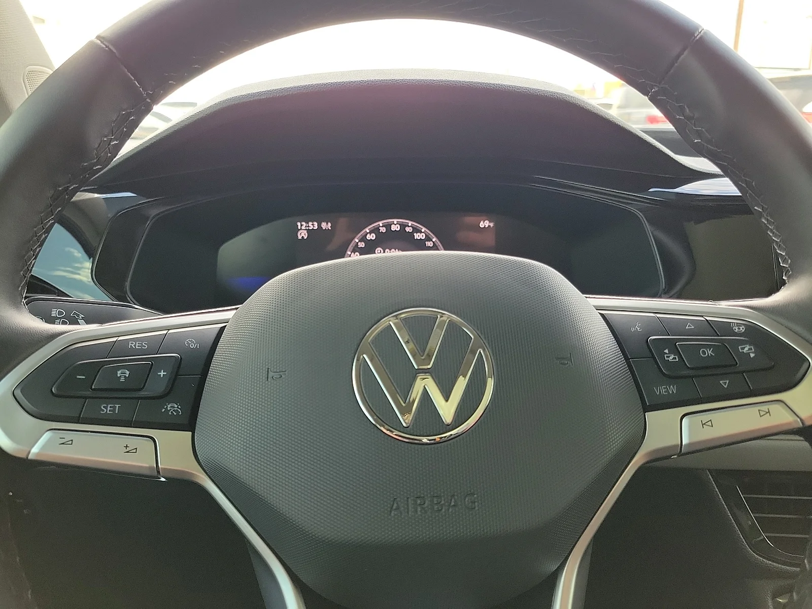 Certified Used 2024 Deep Black Volkswagen 1.5T SE Black image 24