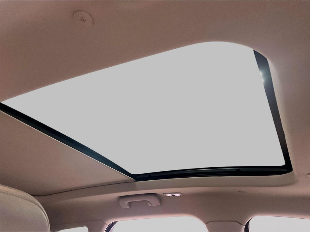Used 2020 White Lincoln Standard image 22