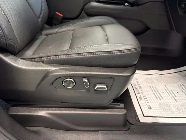 Used 2025 White GMC Denali image 20