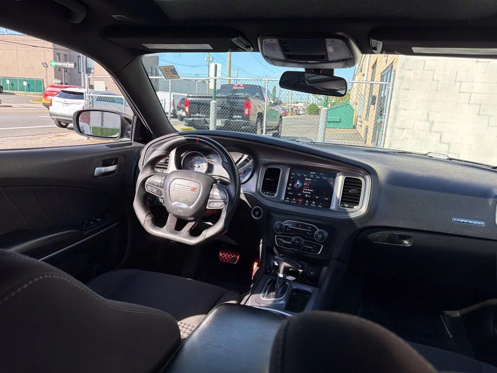 Used 2023 Gray Dodge SXT image 21