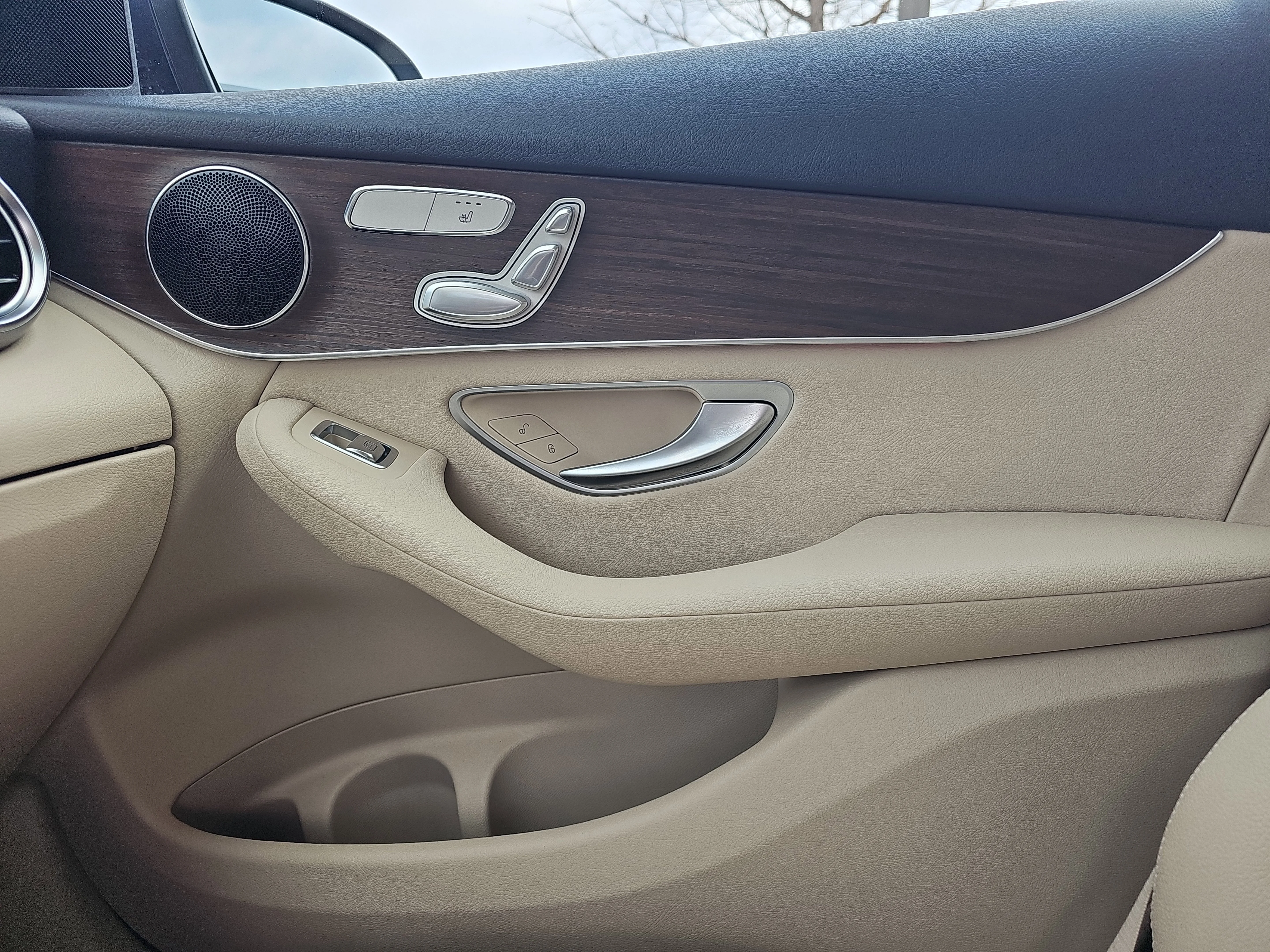 2021 Mercedes-Benz GLC GLC300 - Photo 12
