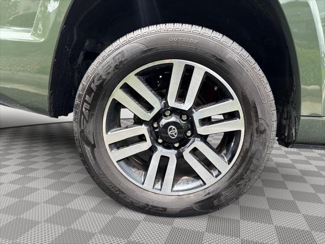 Certified Used 2022 ARMY GREEN Toyota  image 15