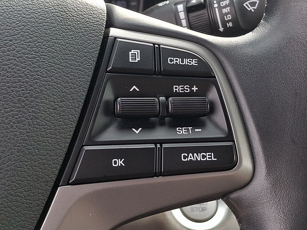 Used 2017 Black Hyundai SE image 18