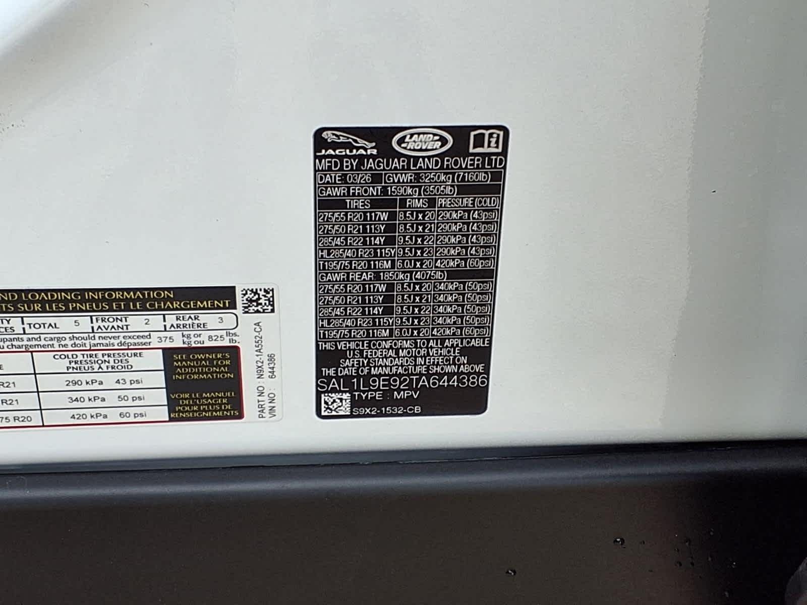 New 2026 Fuji White Land Rover Dynamic SE image 23