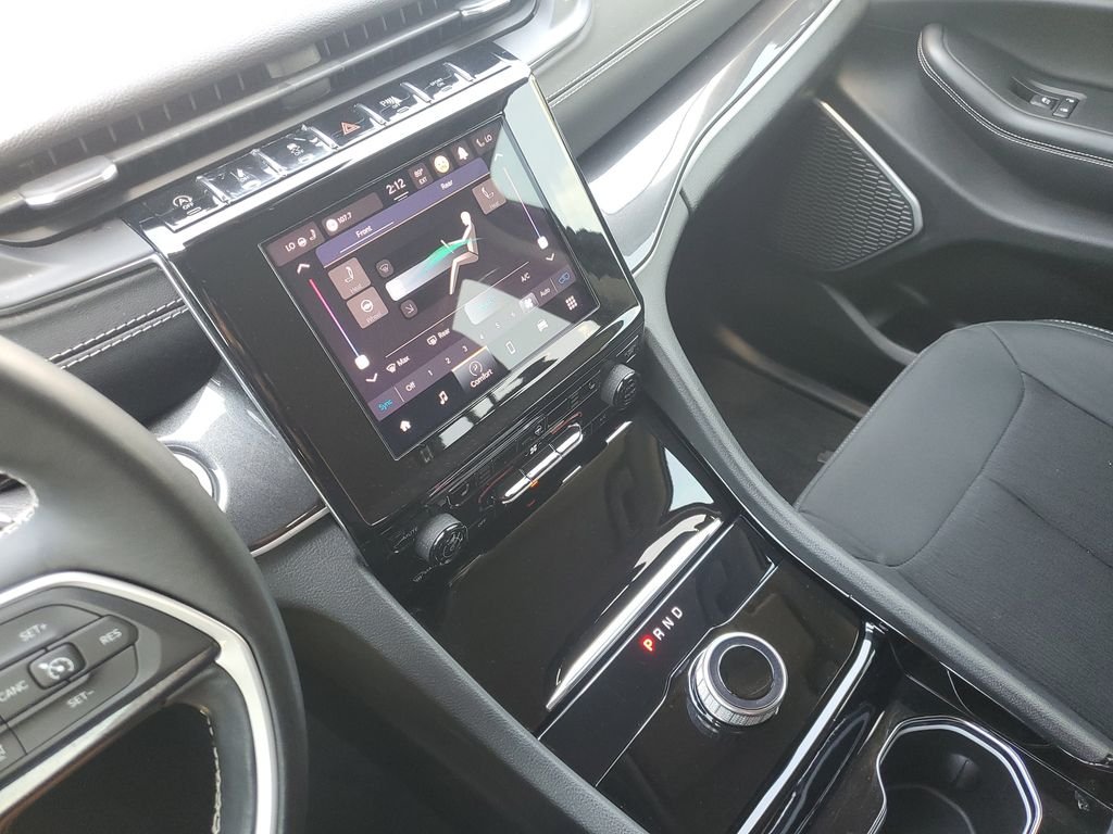 Used 2021 Black Jeep Laredo image 19