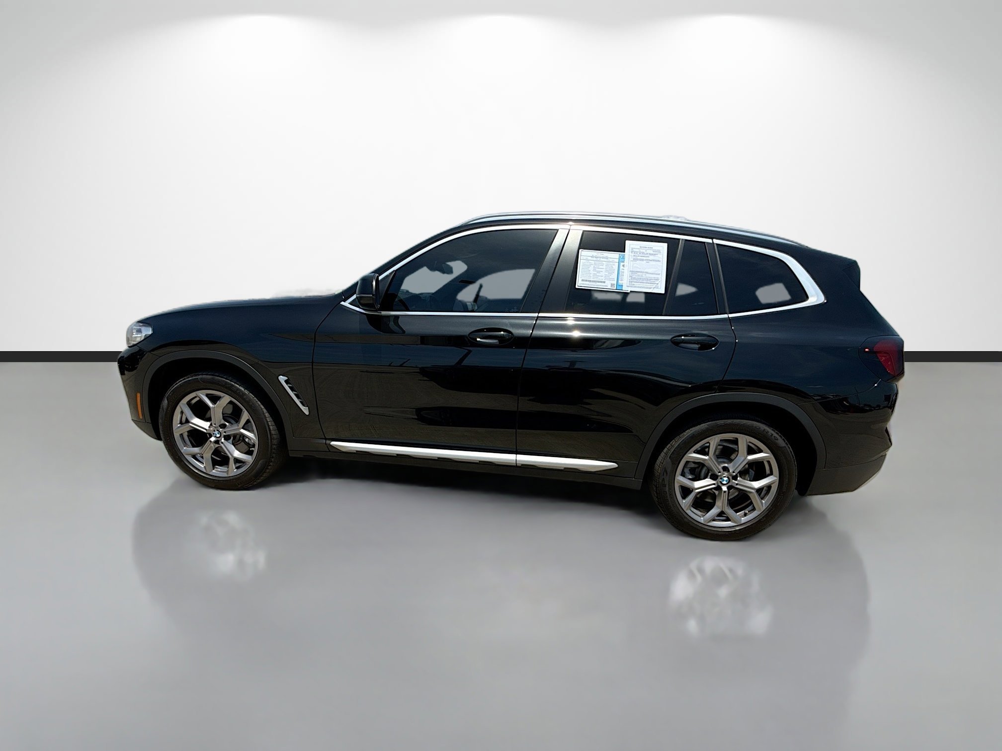 Used 2022 Black Sapphire Metallic BMW xDrive30i image 6