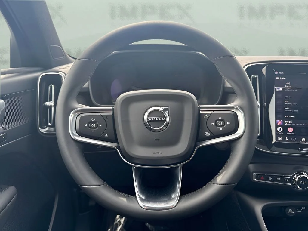 Used 2023 Blue Volvo Twin Plus image 9