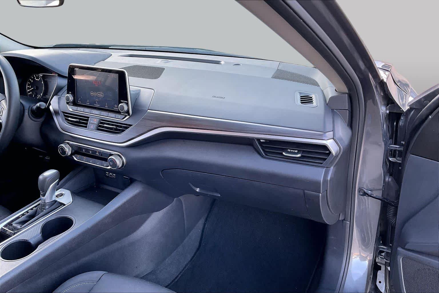 Used 2025 Gun Metallic Nissan SV image 15