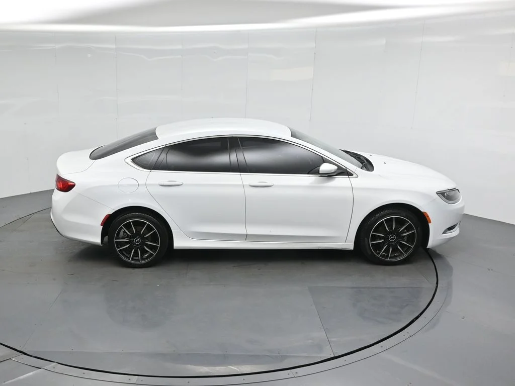 Used 2015 White Chrysler Limited image 35