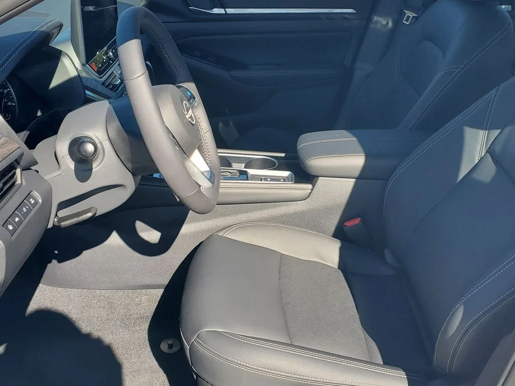 2025 Nissan Altima SL - Photo 16