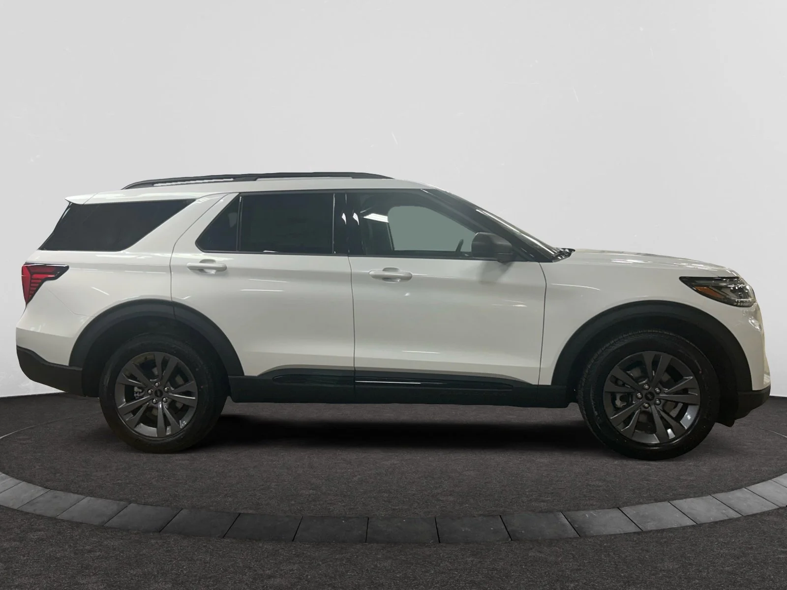 New 2026 Star White Metallic Tri-Coat Ford Active w/200A Pkg image 6