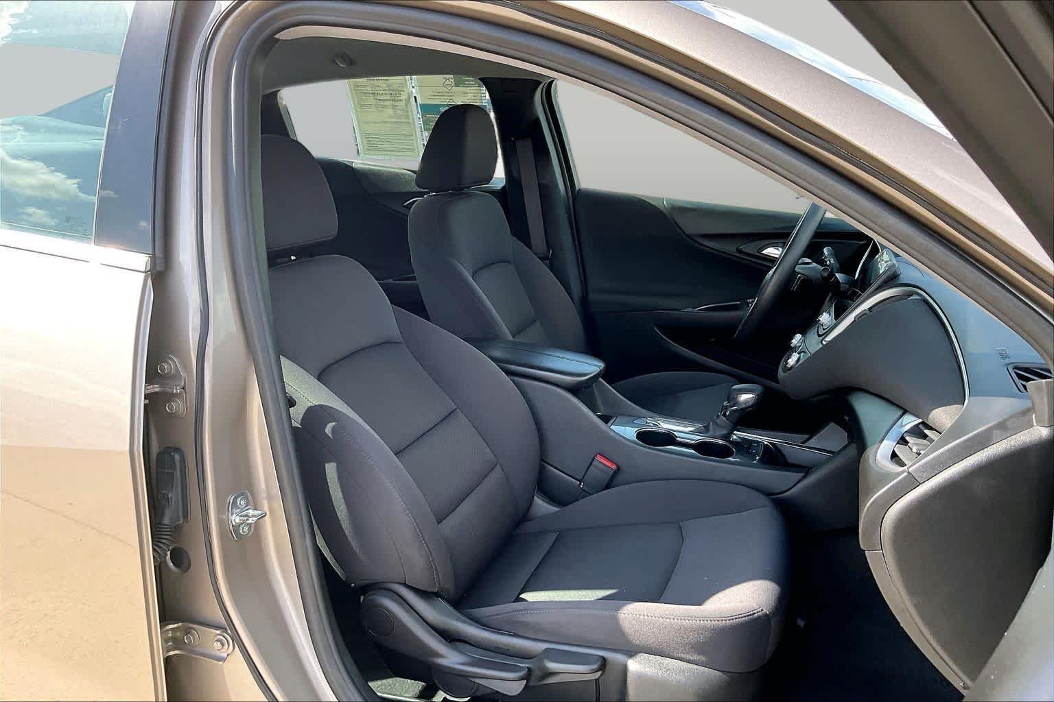 Used 2023 Mineral Gray Metallic Chevrolet LT image 9