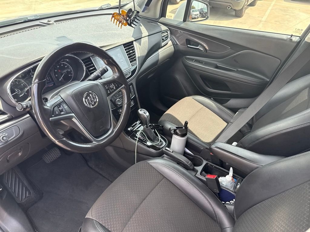 Used 2019 Silver Buick Preferred image 9