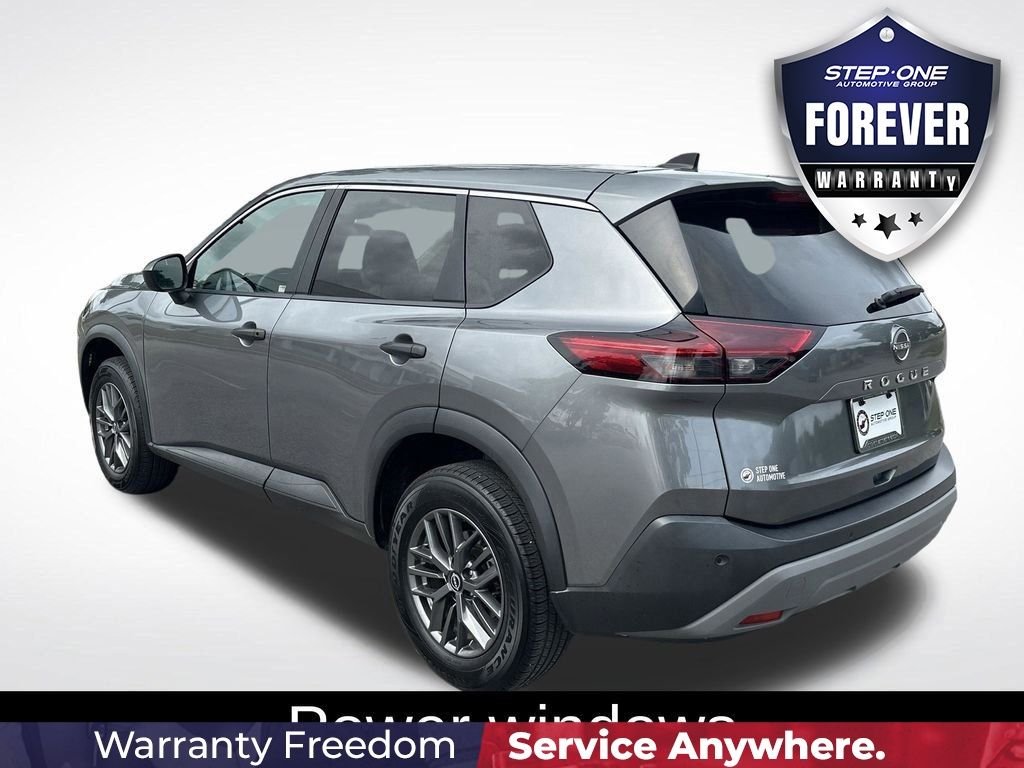 Used 2023 Gray Nissan S image 5