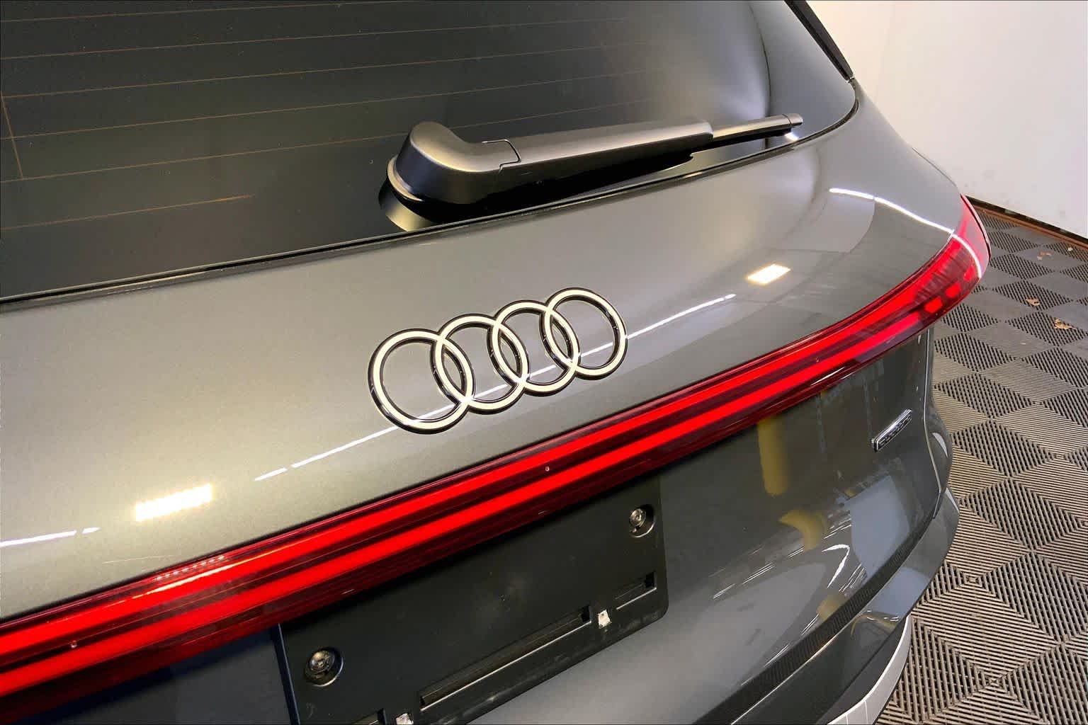 Used 2025 Tambora Gray Metallic Audi Premium image 33