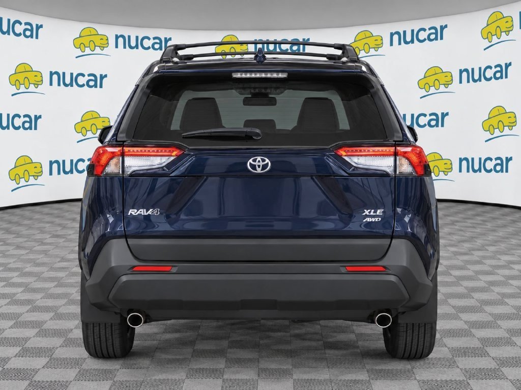 Certified Used 2025  Toyota XLE Premium image 6