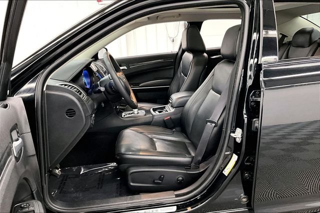 2023 Chrysler 300 Touring L - Photo 22
