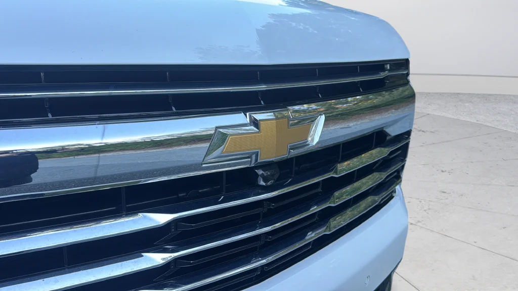 Certified Used 2025 Summit White Chevrolet LT image 27