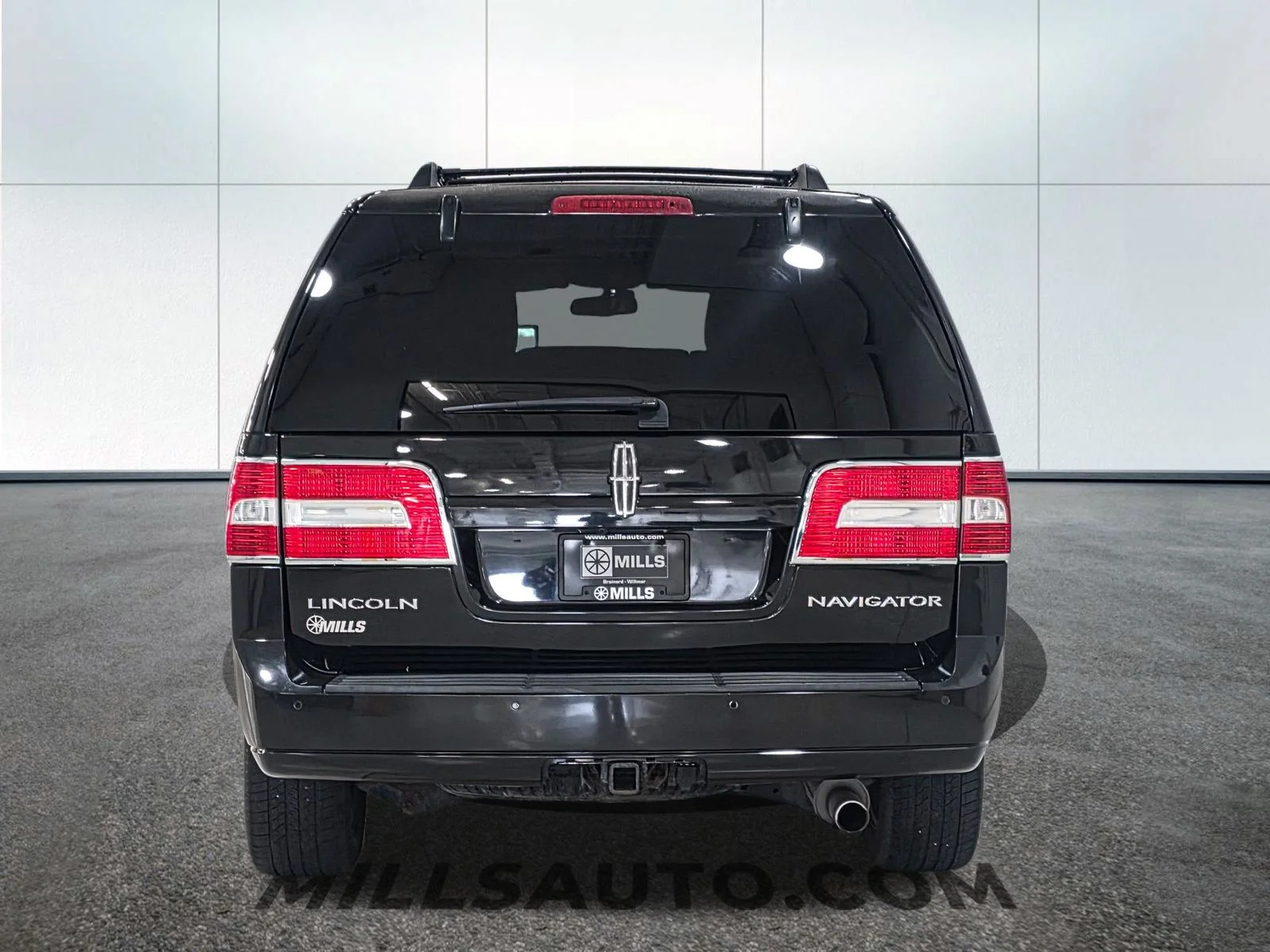 Used 2010 Tuxedo Black Metallic Lincoln Base image 6