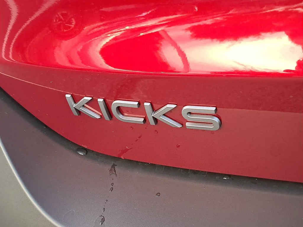 2026 Nissan KICKS SR - Photo 9