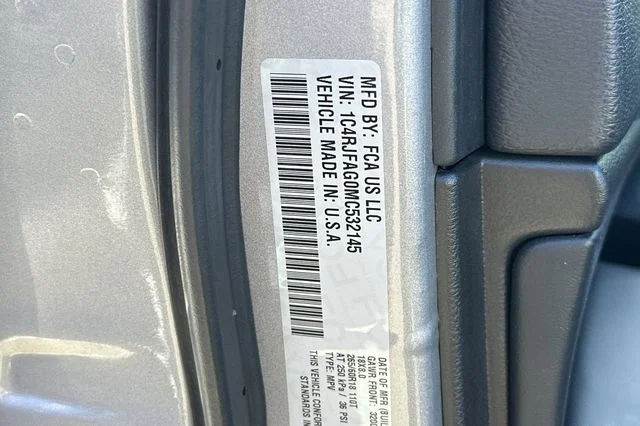 Used 2021 Silver Jeep Laredo E image 37