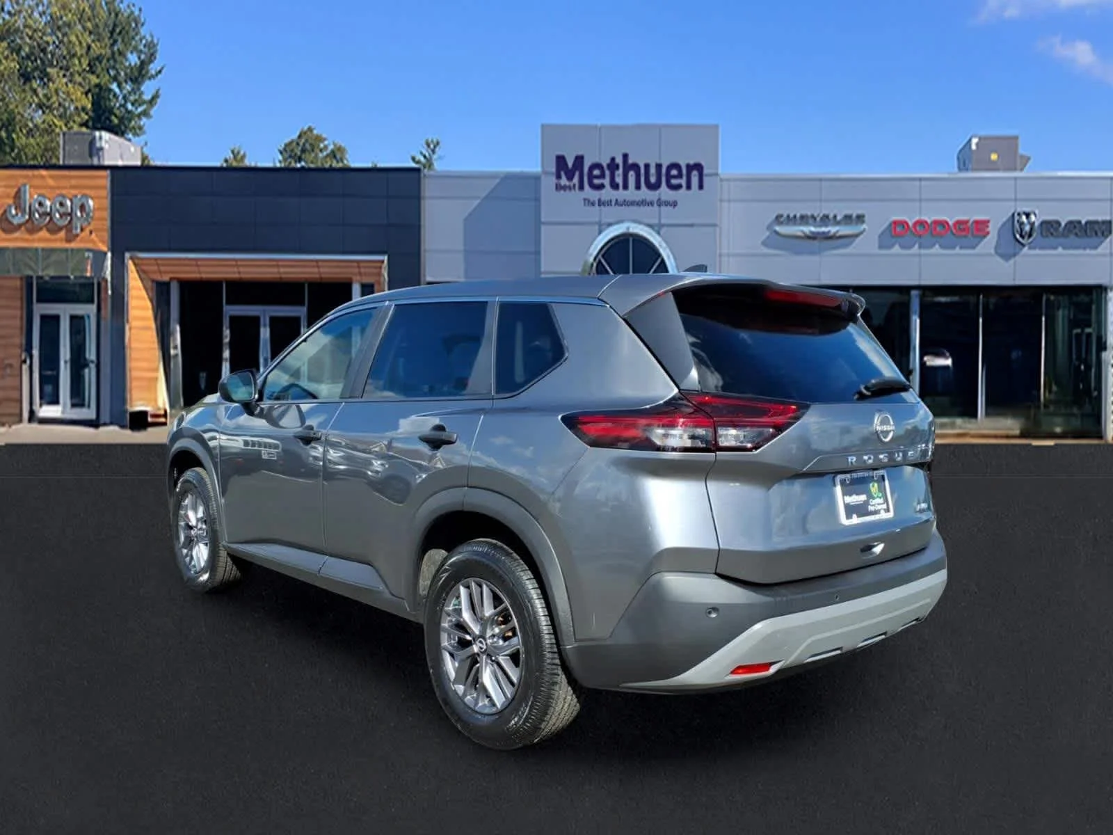 Used 2023 Gun Metallic Nissan S image 7