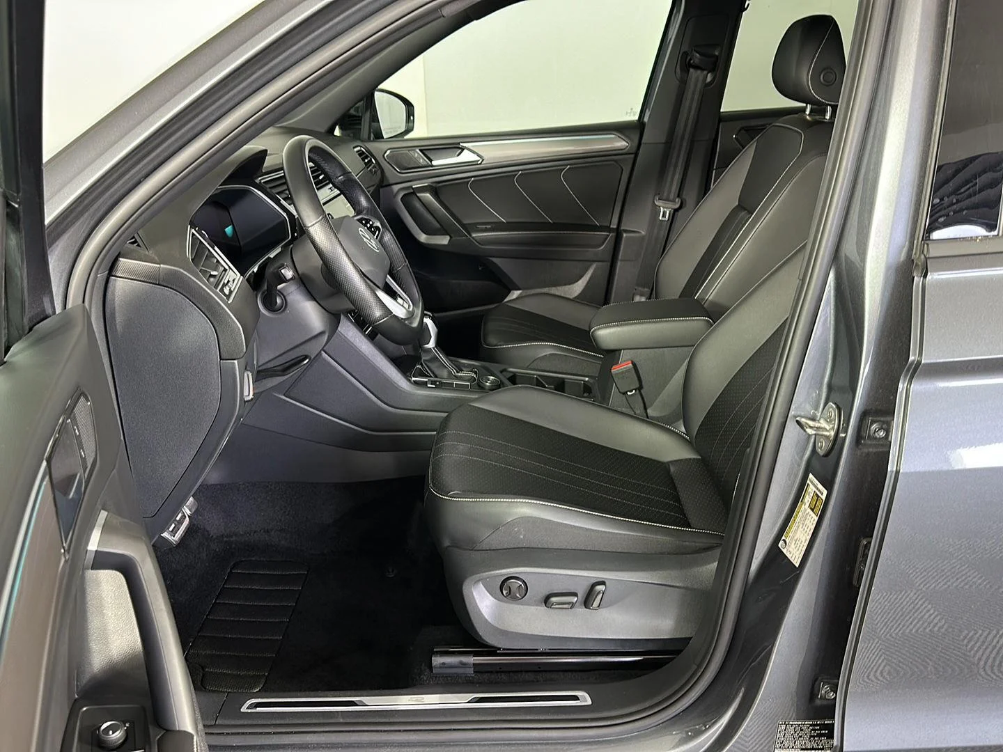Used 2024 Platinum Gray Metallic Volkswagen SE R-Line Black image 5