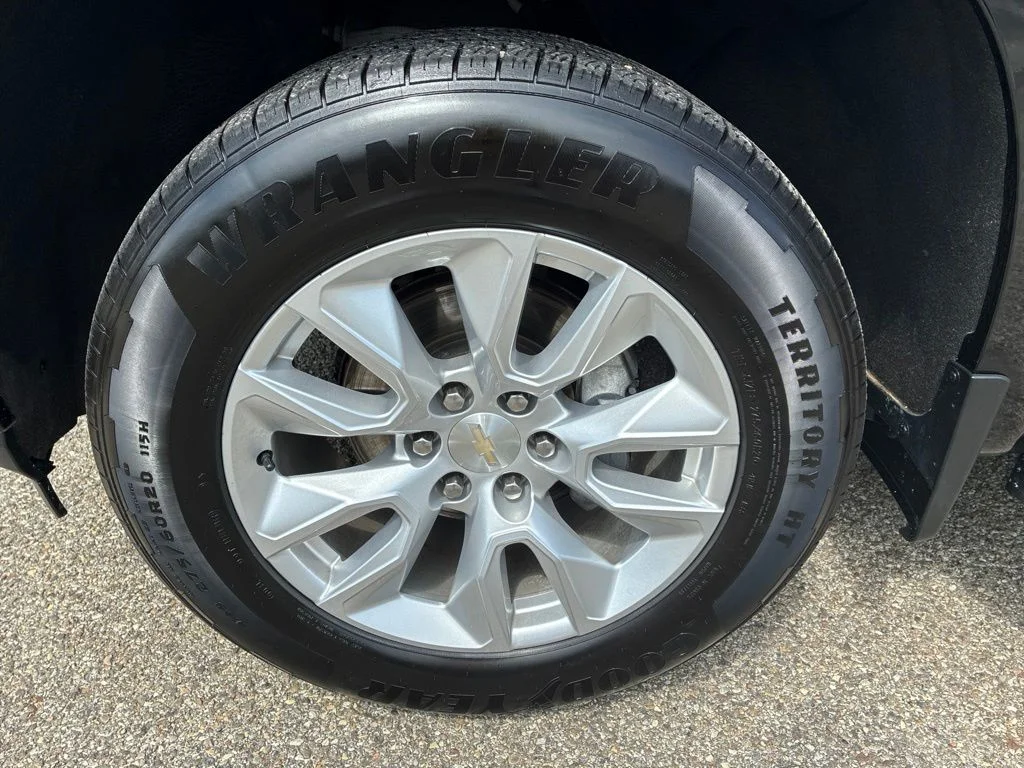 Used 2022 Black Chevrolet Custom image 12