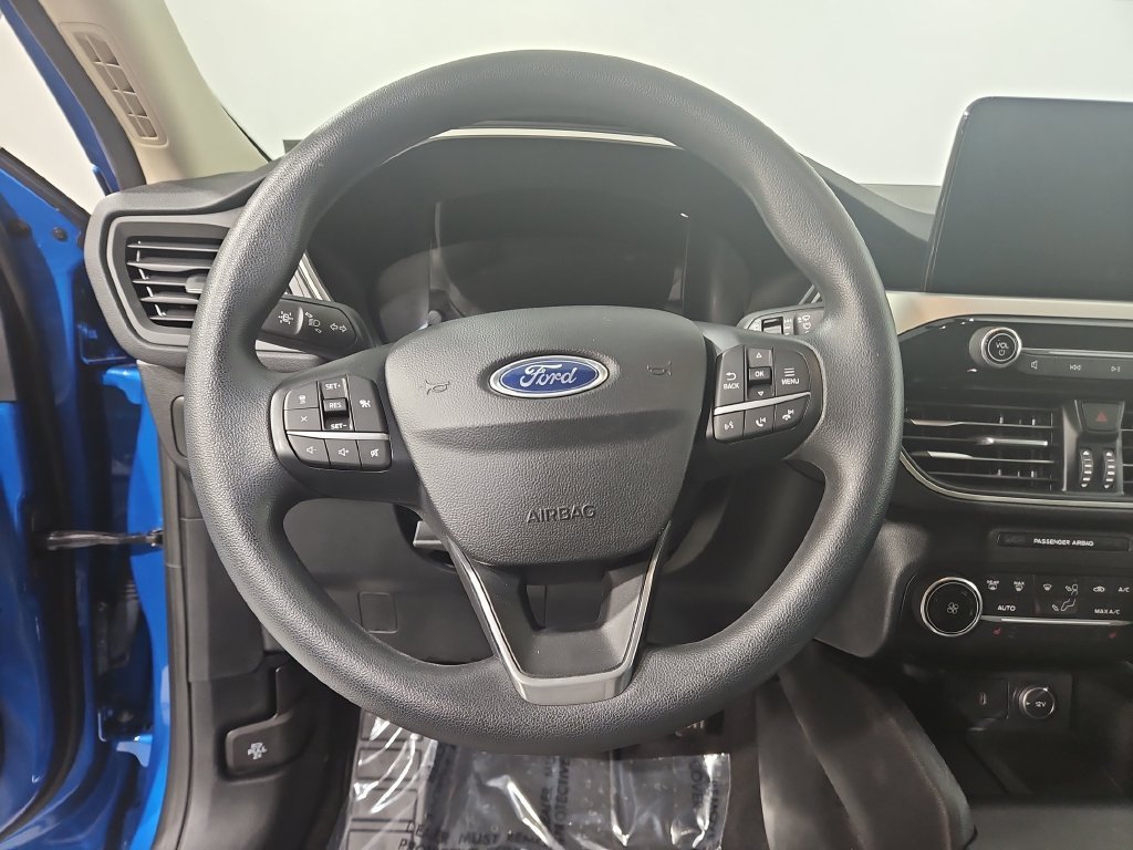 Used 2020 Blue Ford SE image 15