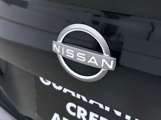 Used 2025 Black Nissan 1.6 SV image 38