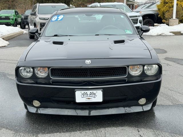 Used 2009 Dodge Challenger SE with VIN 2B3LJ44V09H604598 for sale in Bethlehem, PA