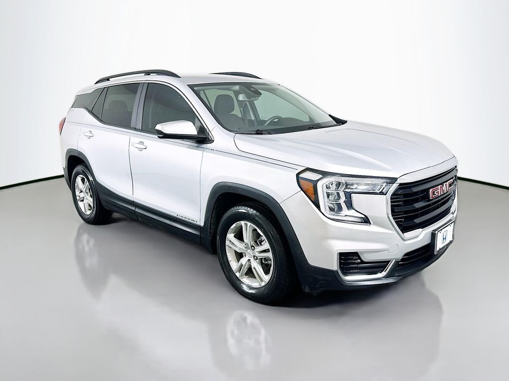Used 2022 Quicksilver Metallic GMC SLE image 3